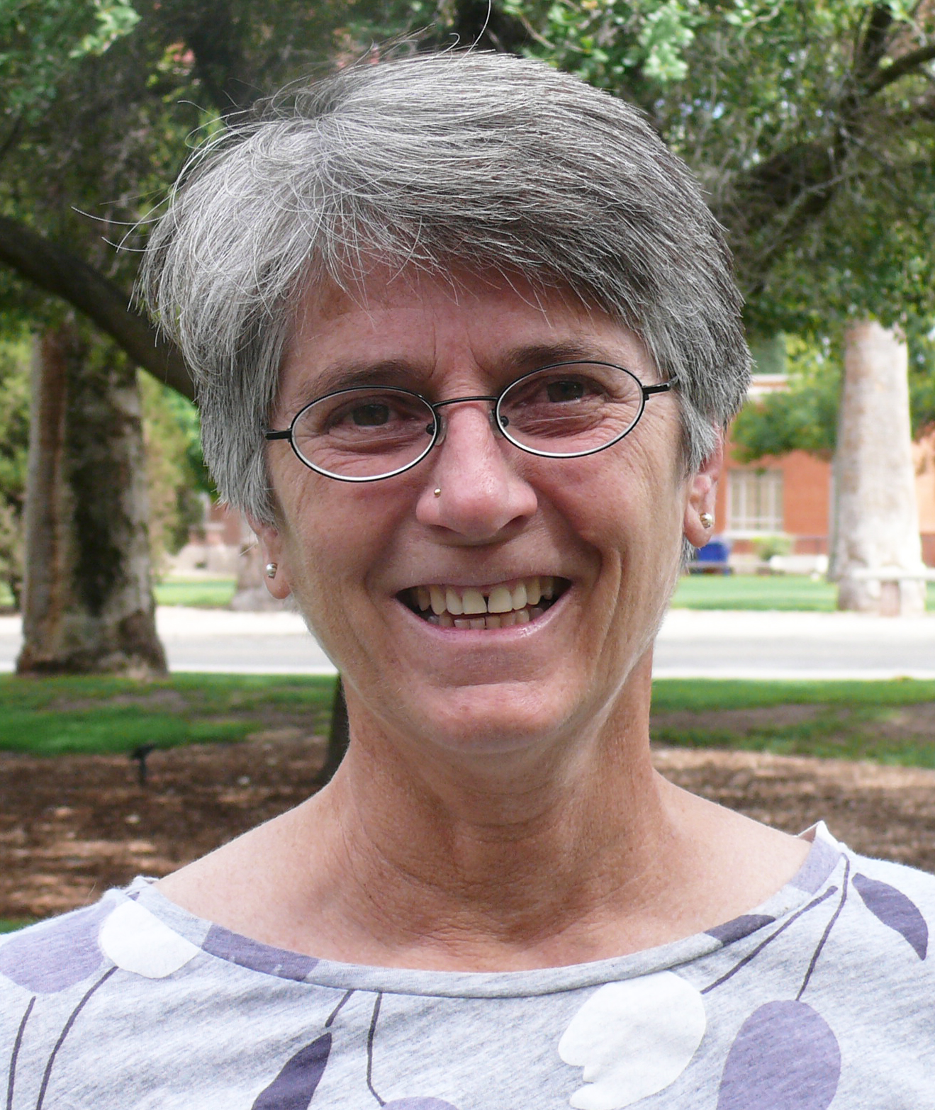  Linguist Cecile McKee specializes in children's linguistic and syntactic development. 